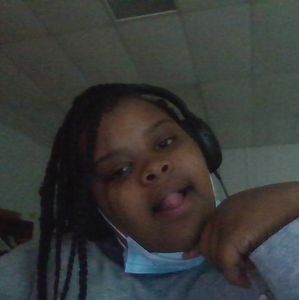 Meet your Posher, Laniya